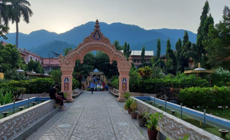 Best Free Yoga Ashrams in Rishikesh in 2026